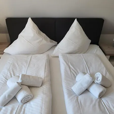 Strandlaeufer Nyaraló *