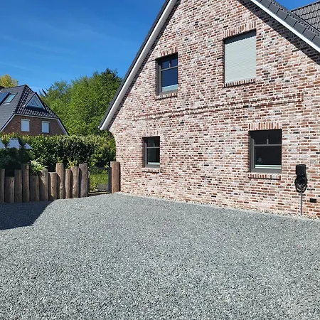 Strandlaeufer Nyaraló *